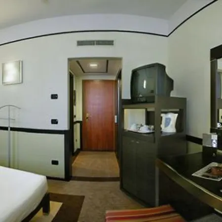 호텔 론드라 - -